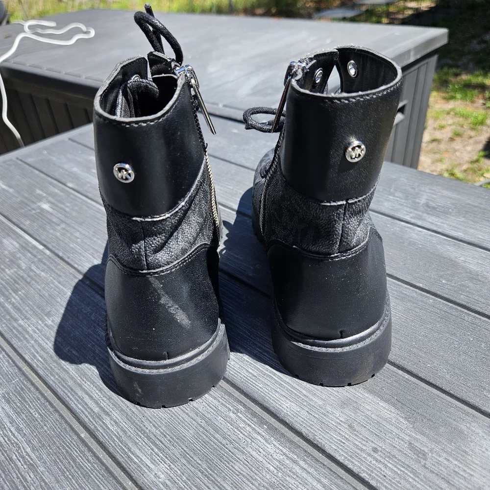 Michael Kors Alistair‎ Bootie Women's Classic Combat Black Size 7.5   ❤️❤️❤️❤️